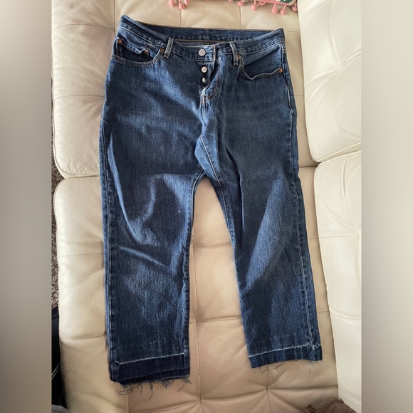 Vintage 501 Levi’s cropped jeans - Picture 2 of 2